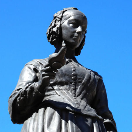 florence-nightingale-statue